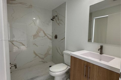 Снять в аренду таунхаус в Хомстед, Флорида 4 спальни, 129.88м2, № 1986738 - фото 24