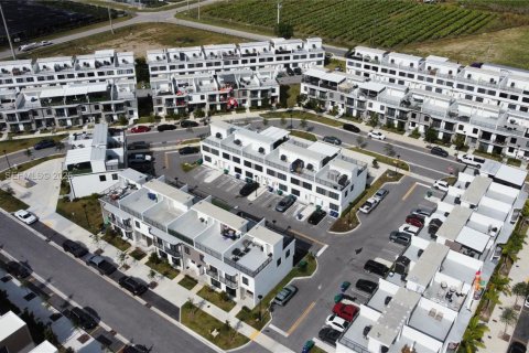 Снять в аренду таунхаус в Хомстед, Флорида 4 спальни, 129.88м2, № 1986738 - фото 10