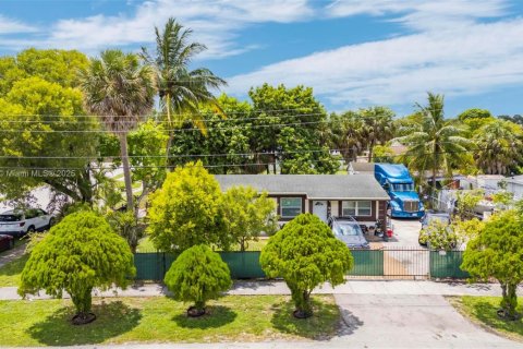 Villa ou maison à vendre à Lauderhill, Floride: 3 chambres, 71.16 m2 № 1966490 - photo 11
