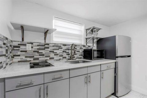 Villa ou maison à vendre à Lauderhill, Floride: 3 chambres, 71.16 m2 № 1966490 - photo 2