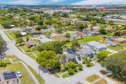 Villa ou maison à vendre à Lauderhill, Floride: 3 chambres, 71.16 m2 № 1966490 - photo 14