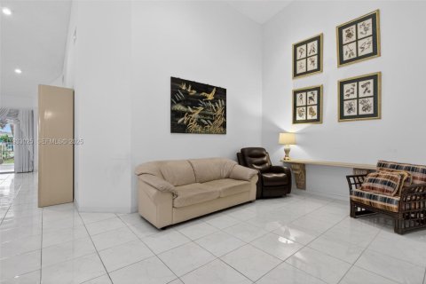 Купить виллу или дом в Тамарак, Флорида 2 спальни, 137.68м2, № 1991975 - фото 8