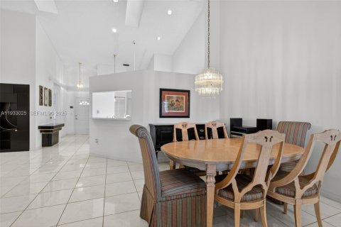 Купить виллу или дом в Тамарак, Флорида 2 спальни, 137.68м2, № 1991975 - фото 10