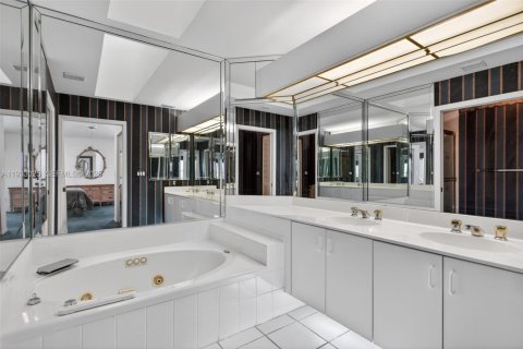 Купить виллу или дом в Тамарак, Флорида 2 спальни, 137.68м2, № 1991975 - фото 16