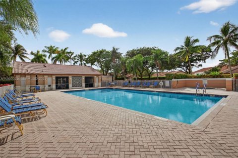 Купить виллу или дом в Тамарак, Флорида 2 спальни, 137.68м2, № 1991975 - фото 22