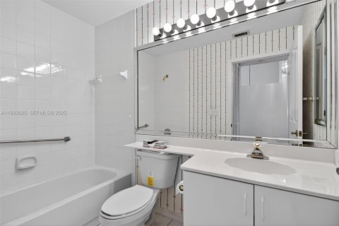 Купить виллу или дом в Тамарак, Флорида 2 спальни, 137.68м2, № 1991975 - фото 18