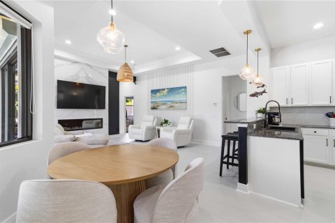 Casa en venta en Sarasota, Florida, 4 dormitorios, 224.64 m2 № 2200149 - foto 13