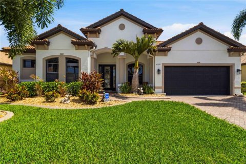 House in Sarasota, Florida 4 bedrooms, 224.64 sq.m. № 2200149