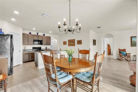 Casa en venta en Thonotosassa, Florida, 4 dormitorios, 170.38 m2 № 2227648 - foto 8