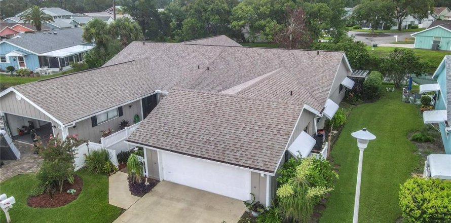 Duplex in New Smyrna Beach, Florida 2 bedrooms, 115.38 sq.m. № 1816888