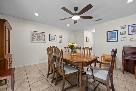 Casa en venta en Gainesville, Florida, 4 dormitorios, 182.27 m2 № 1912550 - foto 9