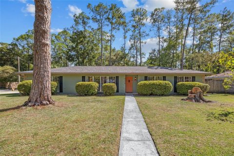 Casa en venta en Gainesville, Florida, 4 dormitorios, 182.27 m2 № 1912550 - foto 1