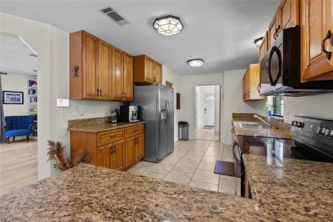 Casa en venta en Gainesville, Florida, 4 dormitorios, 182.27 m2 № 1912550 - foto 12