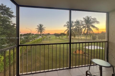 Condominio en Pembroke Pines, Florida, 1 dormitorio  № 2001126