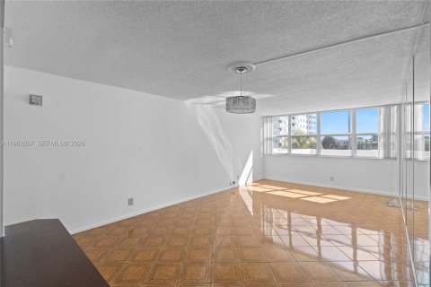 Купить кондоминиум в Холливуд, Флорида 2 спальни, 119.66м2, № 2025768 - фото 29