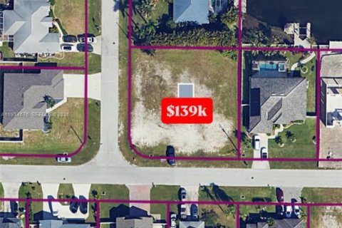 Купить земельный участок в Кейп-Корал, Флорида № 1992749 - фото 6