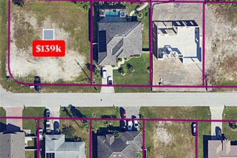 Купить земельный участок в Кейп-Корал, Флорида № 1992749 - фото 5