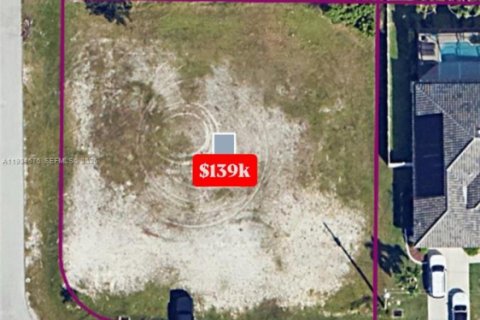 Купить земельный участок в Кейп-Корал, Флорида № 1992749 - фото 4