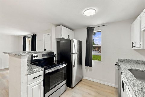 Casa en venta en Tampa, Florida, 4 dormitorios, 123 m2 № 2377971 - foto 13