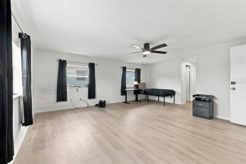 Casa en venta en Tampa, Florida, 4 dormitorios, 123 m2 № 2377971 - foto 15