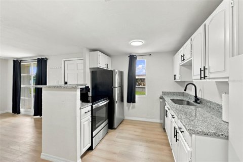 Casa en venta en Tampa, Florida, 4 dormitorios, 123 m2 № 2377971 - foto 11