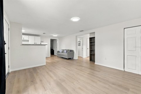 Casa en venta en Tampa, Florida, 4 dormitorios, 123 m2 № 2377971 - foto 7
