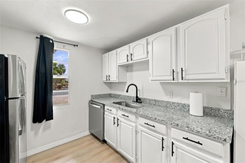 Casa en venta en Tampa, Florida, 4 dormitorios, 123 m2 № 2377971 - foto 12