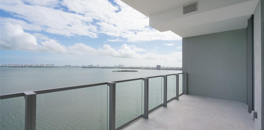 Condominio en Miami, Florida, 2 dormitorios № 1809284