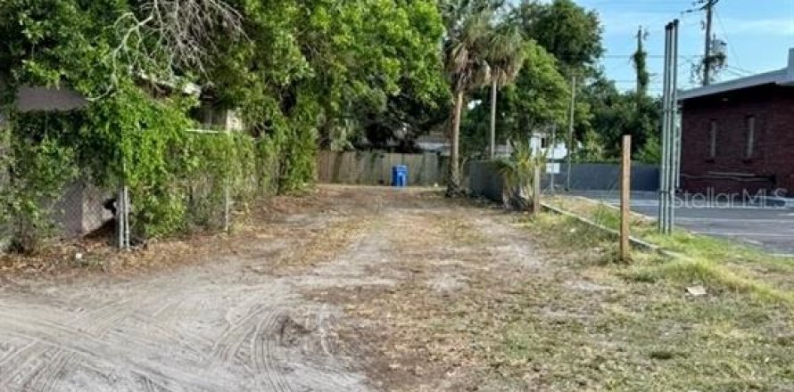 Land in Saint Petersburg, Florida № 1679358