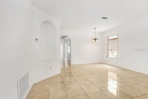 Villa ou maison à louer à Valrico, Floride: 3 chambres, 147.71 m2 № 1879351 - photo 4