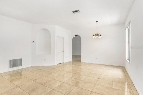 Villa ou maison à louer à Valrico, Floride: 3 chambres, 147.71 m2 № 1879351 - photo 5