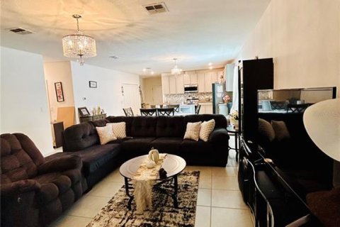 Villa ou maison à vendre à Mascotte, Floride: 4 chambres, 176.33 m2 № 2430735 - photo 17