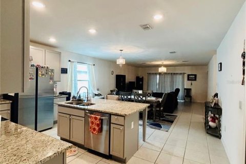 Villa ou maison à vendre à Mascotte, Floride: 4 chambres, 176.33 m2 № 2430735 - photo 13