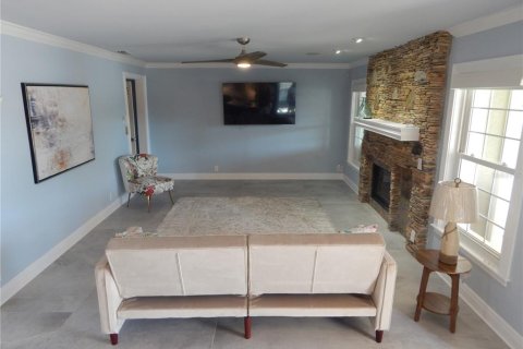 House in Port Richey, Florida 4 bedrooms, 341.14 sq.m. № 2210038 - photo 27