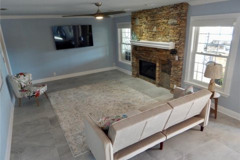House in Port Richey, Florida 4 bedrooms, 341.14 sq.m. № 2210038 - photo 26