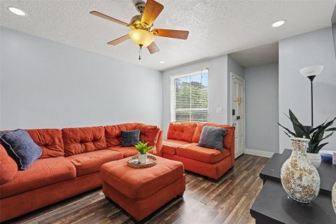 Townhouse in Tampa, Florida 2 bedrooms, 96.99 sq.m. № 2237971 - photo 5