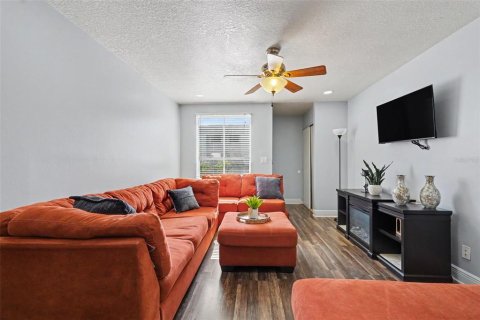 Townhouse in Tampa, Florida 2 bedrooms, 96.99 sq.m. № 2237971 - photo 6