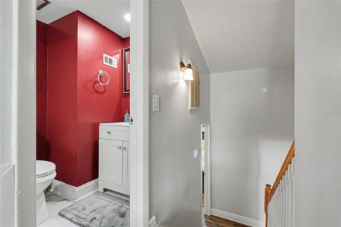 Townhouse in Tampa, Florida 2 bedrooms, 96.99 sq.m. № 2237971 - photo 8