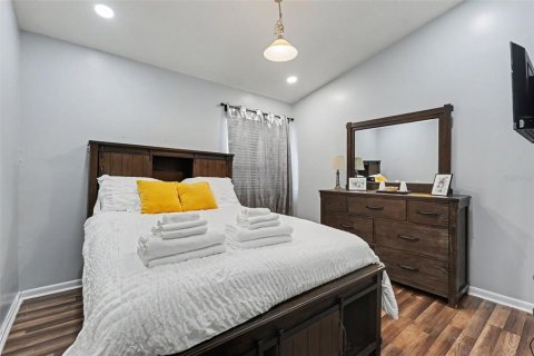 Townhouse in Tampa, Florida 2 bedrooms, 96.99 sq.m. № 2237971 - photo 18