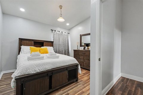 Townhouse in Tampa, Florida 2 bedrooms, 96.99 sq.m. № 2237971 - photo 16
