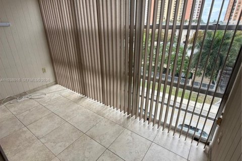 Copropriété à louer à Sunny Isles Beach, Floride: 2 chambres, 71.26 m2 № 2056819 - photo 14