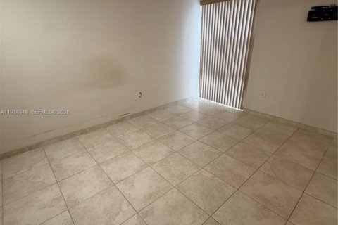 Copropriété à louer à Sunny Isles Beach, Floride: 2 chambres, 71.26 m2 № 2056819 - photo 20