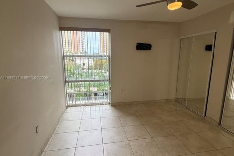 Copropriété à louer à Sunny Isles Beach, Floride: 2 chambres, 71.26 m2 № 2056819 - photo 12