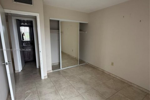 Copropriété à louer à Sunny Isles Beach, Floride: 2 chambres, 71.26 m2 № 2056819 - photo 10