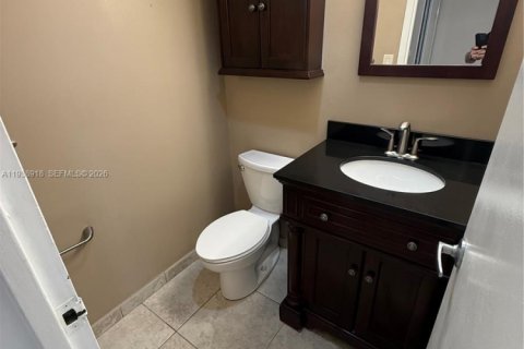 Copropriété à louer à Sunny Isles Beach, Floride: 2 chambres, 71.26 m2 № 2056819 - photo 13