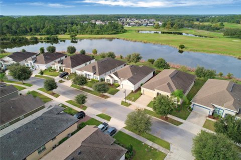 House in Saint Cloud, Florida 4 bedrooms, 226.59 sq.m. № 2394264 - photo 3