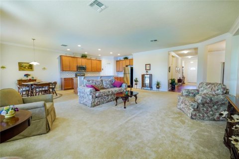 House in Saint Cloud, Florida 4 bedrooms, 226.59 sq.m. № 2394264 - photo 14