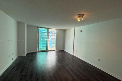 Купить кондоминиум в Майами, Флорида 1 спальня, 73.49м2, № 1958888 - фото 9