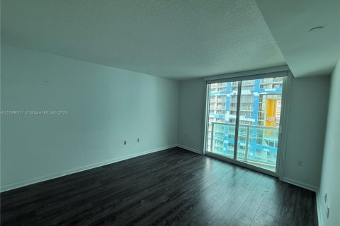 Купить кондоминиум в Майами, Флорида 1 спальня, 73.49м2, № 1958888 - фото 10