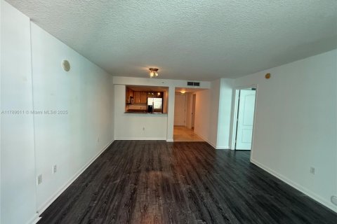 Купить кондоминиум в Майами, Флорида 1 спальня, 73.49м2, № 1958888 - фото 14